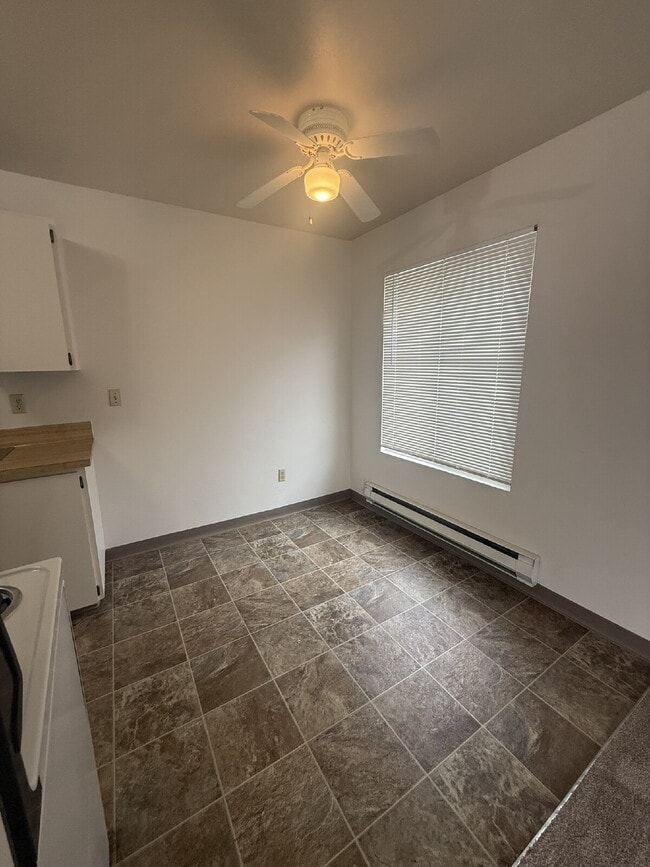 Building Photo - Cozy 1 Bedroom Apartment- $300 off 1st Month's Rent!