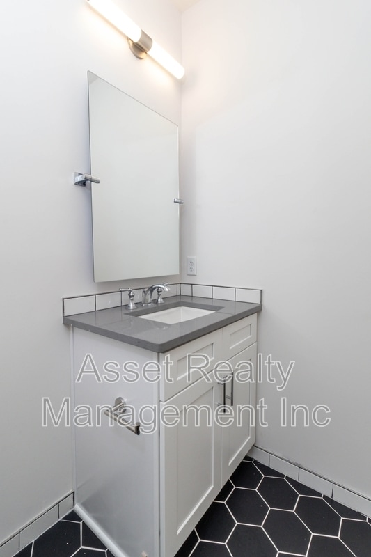 Building Photo - 1110 Franck St