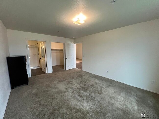 Building Photo - 3743 S Desert Sky Dr