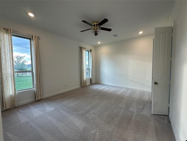 Building Photo - 4802 Avon Ridge Way