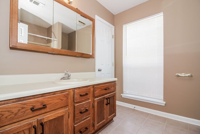 Building Photo - 2705 Timbermist Cir