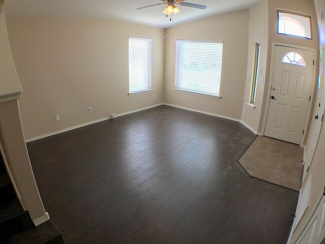 Building Photo - Mesquite Hills 3bed/2.5bath plus Loft REFR...
