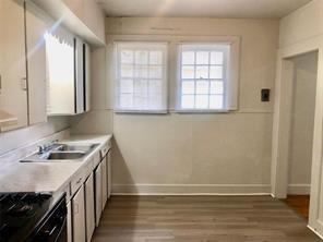 Building Photo - 131 N Carlen St