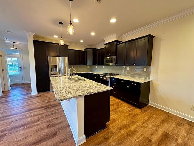 Building Photo - 563 Balsam Fir Dr