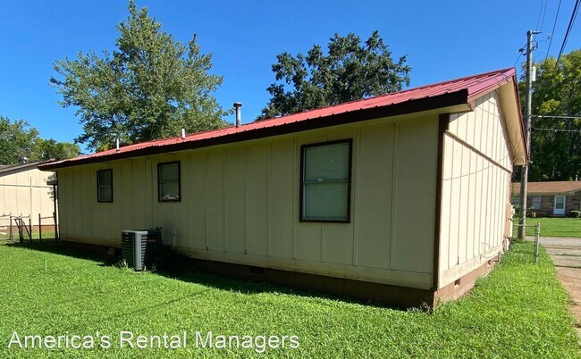 Building Photo - 3 br, 2 bath House - 1323 Longbrook Drive
