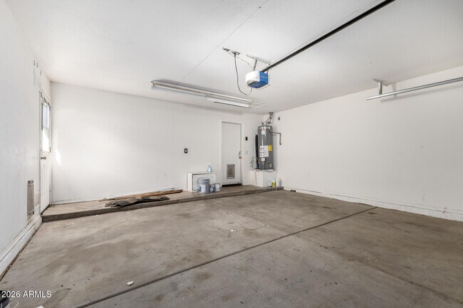 Building Photo - 8642 W Laurel Ln