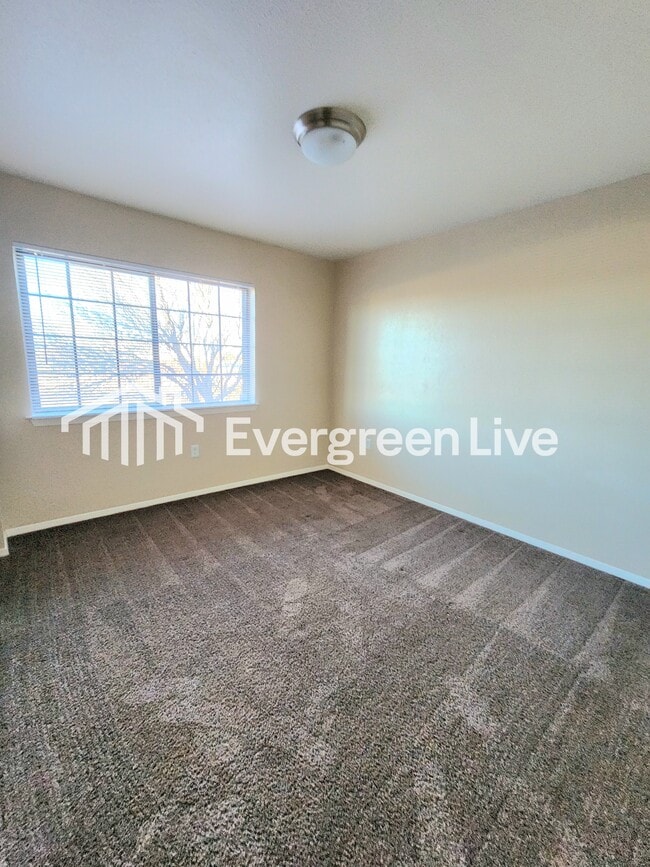 Building Photo - 112 Fireball Dr