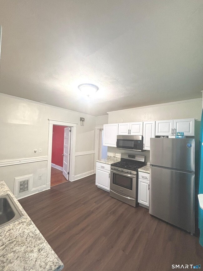 Building Photo - 143 Brown St