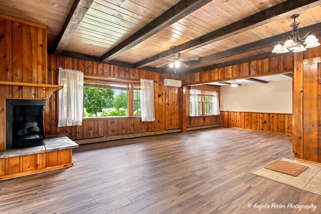 Building Photo - 38624 N Miller Rd