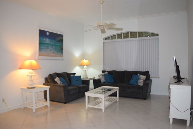 Building Photo - Fully furnished 3 bedroom 3 Bath POOL home in Sandpiper Bay