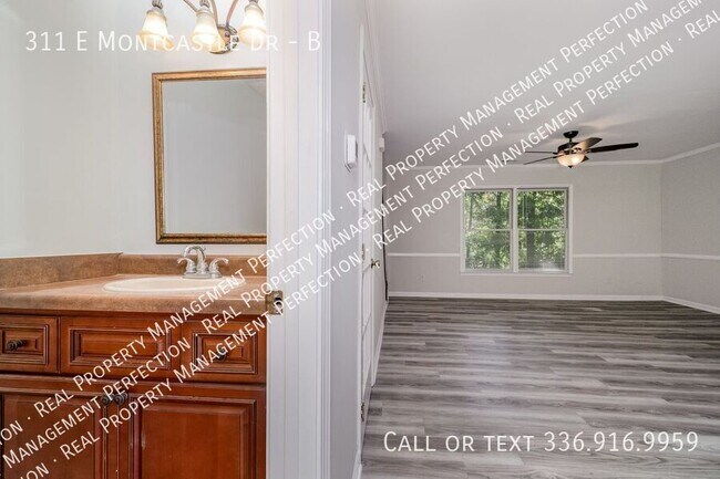 Building Photo - 311 E Montcastle Dr