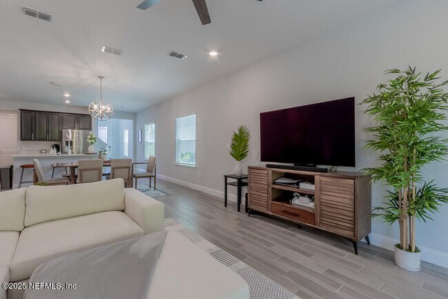 Building Photo - 348 Clifton Bay Lp