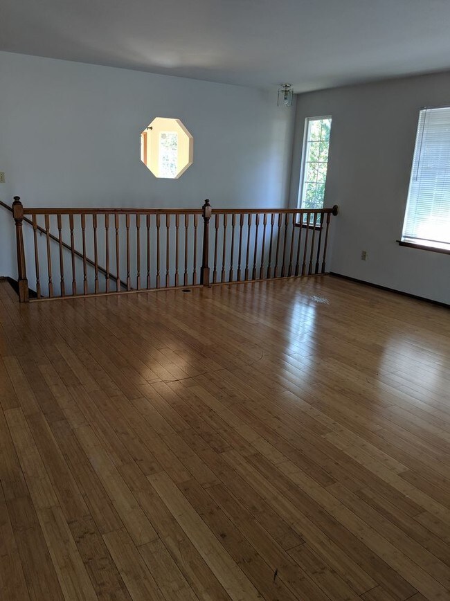 Large Down Town Des Moines House 1015 S 230th St Des Moines WA 98198