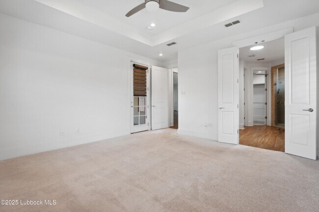 Building Photo - 623 N 9th St