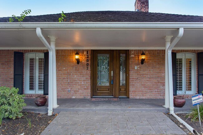 Building Photo - 12007 Cedar Pass Dr