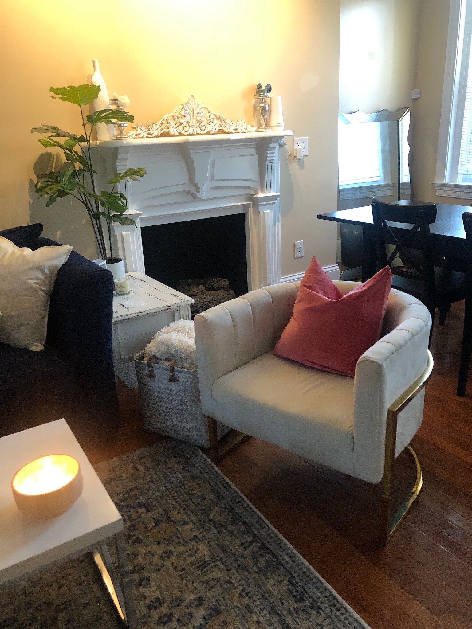 Building Photo - 1906 Sarah St