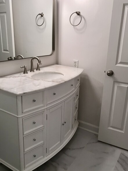 Master bath vanity - 21 Vaughns Gap Rd