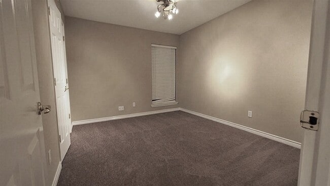 Building Photo - 310 Gentilly Dr