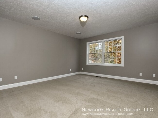 Building Photo - Banksville Place Townhomes
