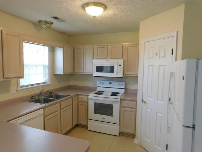 Building Photo - Single Family home