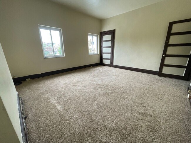 Building Photo - Spacious 3 Bedroom Oakland Townhouse with ...