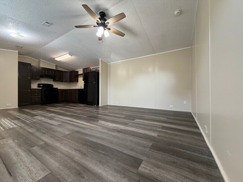 Building Photo - 709 N Collins Fwy