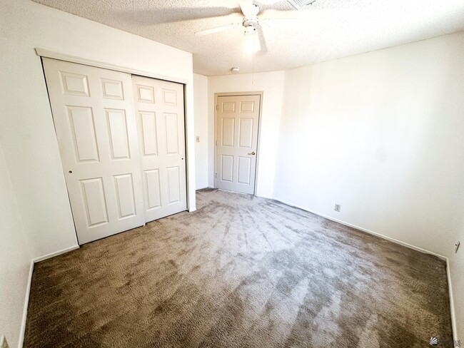 Building Photo - 3555 W 15th Ln