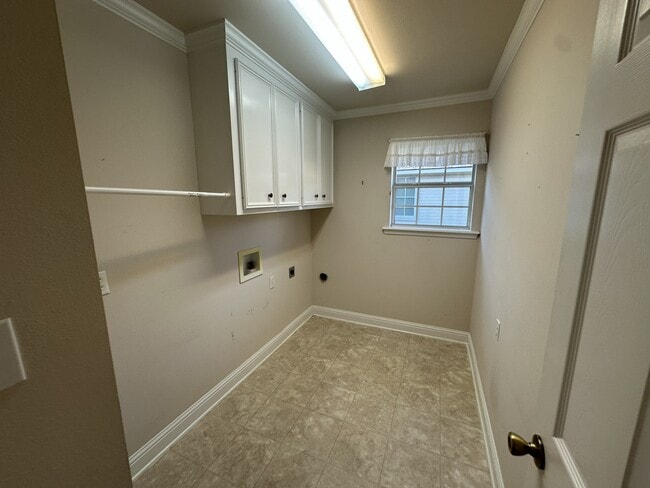 Building Photo - 9514 Rose Hollow Ln
