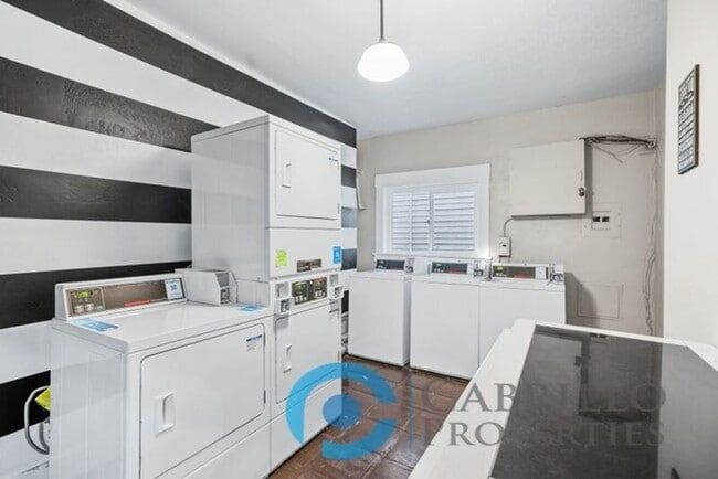 Building Photo - 417 Juniper St