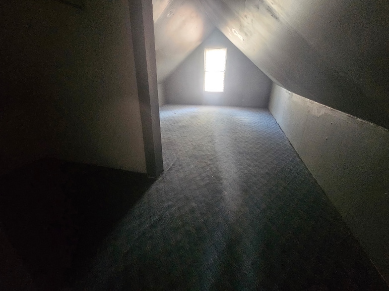 Building Photo - 640 E Northern Ave