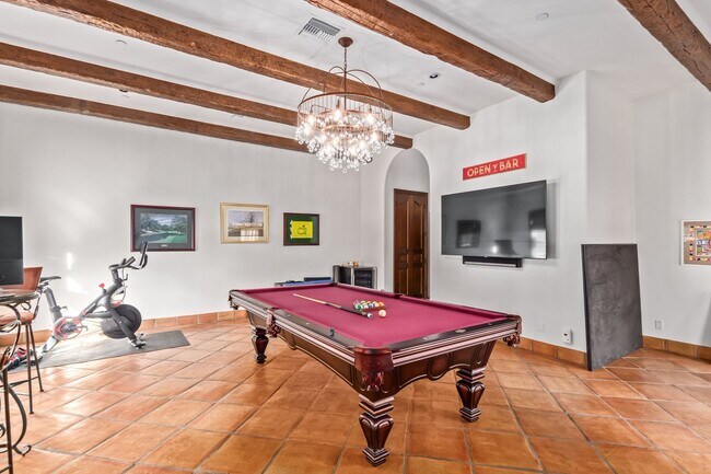 Building Photo - MUST SEE!!! FULLY-FURNISHED LUXURIOUS 6 Be...
