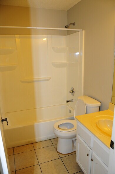 Second Bath - 6899 Lagrange Cir S
