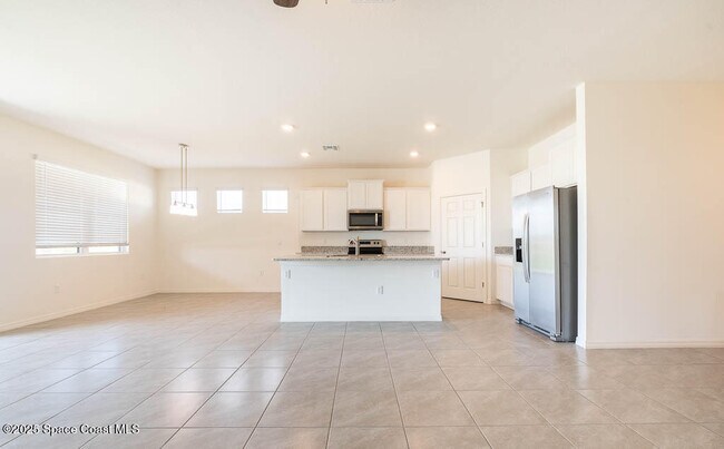 Building Photo - 1753 Farmhouse Rd SE