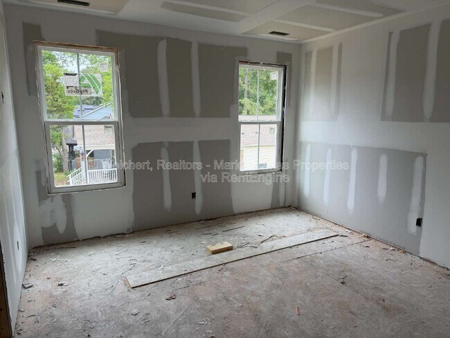 Building Photo - 1203 Fern St
