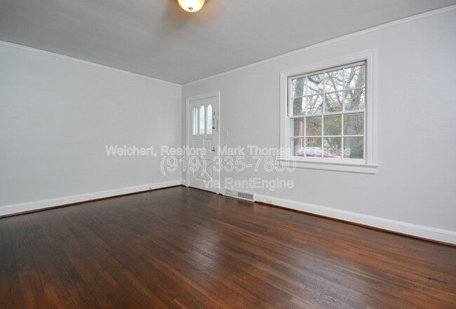 Building Photo - 2602 Vineyard St