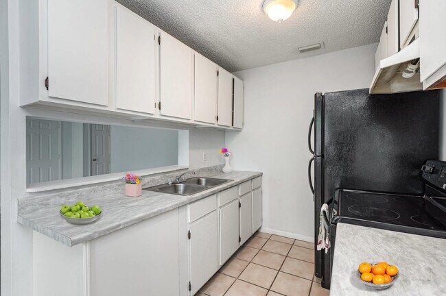 Building Photo - 2181 Agora Cir SE