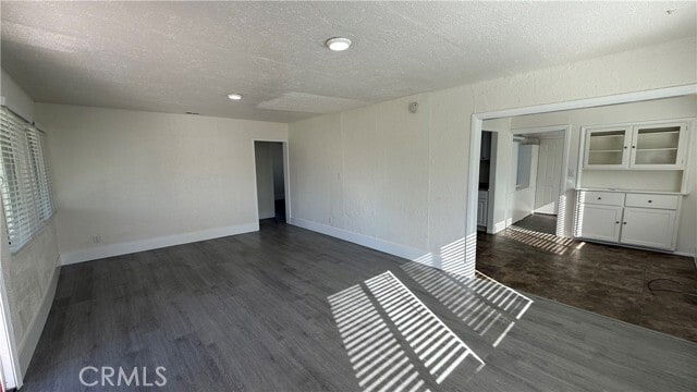 Building Photo - 2250 W Darby St