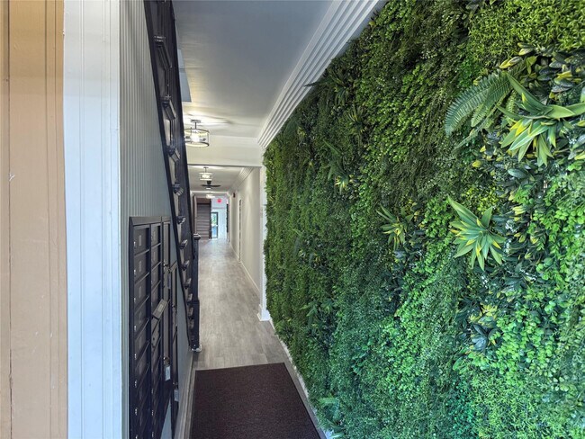 Building Photo - 2000 Jefferson St