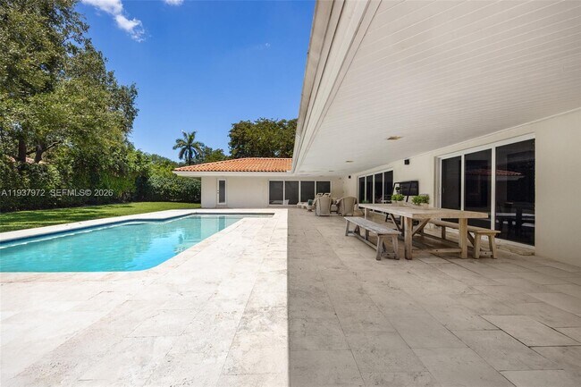 Building Photo - 7230 Vistalmar St