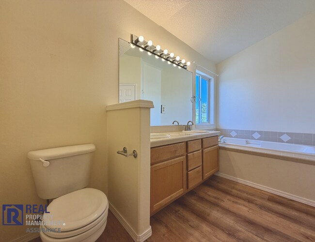 Building Photo - Spacious 4BR/2.5BA Beaverton Home with 3-Car Garage and Covered Deck