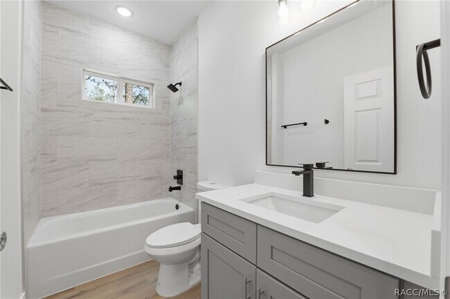 Building Photo - 2275 W Linden Dr