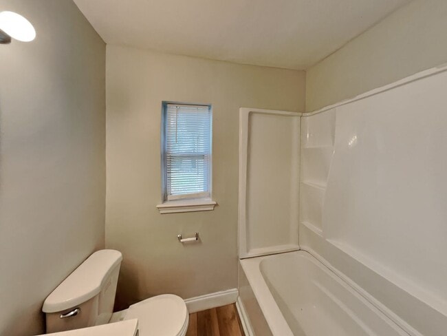 Building Photo - 3BR/1.5BA Home in Jacksonville FL w/ Spacious Yard