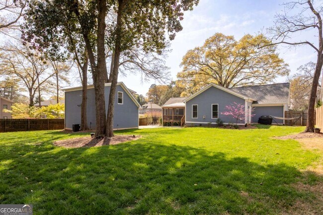 Building Photo - 318 Ashburton Ave SE