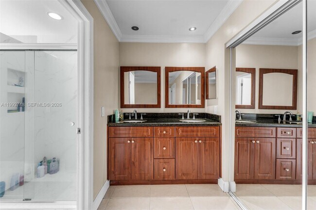 Building Photo - 10290 SW 145th Pl