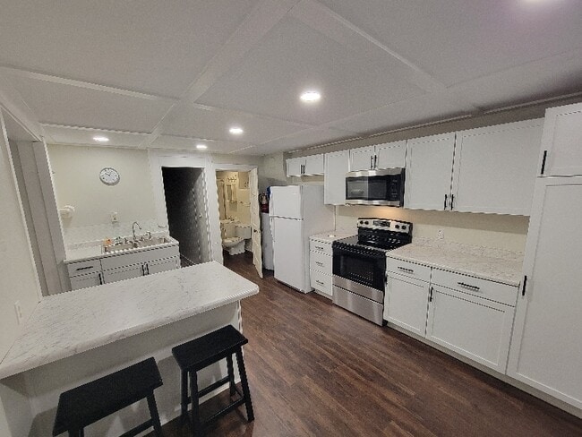 Building Photo - 214 Fulton St