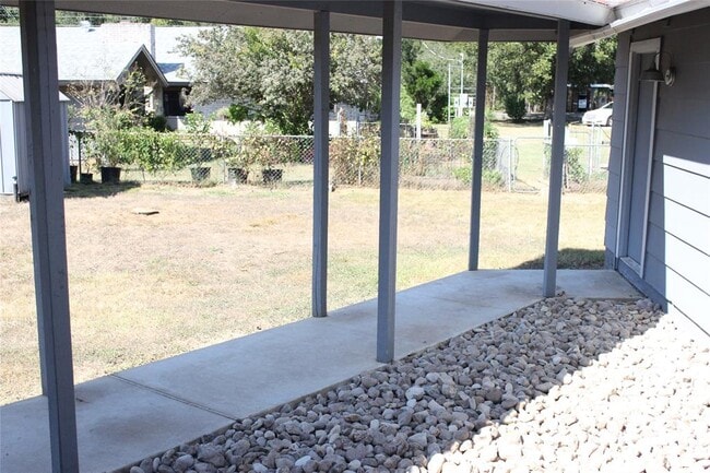 Building Photo - 3300 Fritz Hughes Park Rd