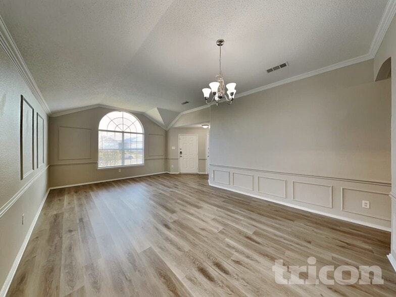 Building Photo - 304 Dakota Dr