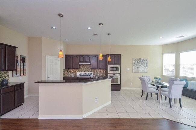 Building Photo - 4107 Elk Bluff Ln