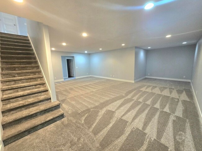 Building Photo - 5 Bedroom/3Bath Single Family Home