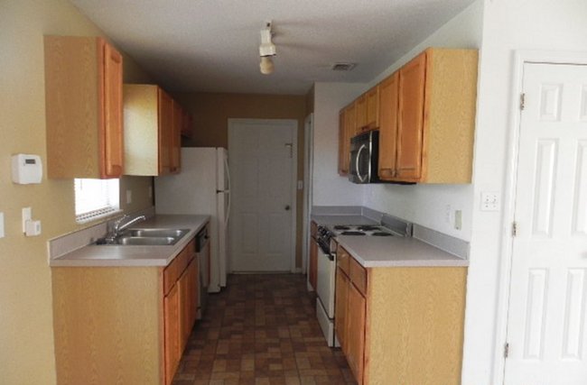 Building Photo - Single Family Home in BVL, Kissimmee